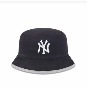 New Era youth Yankee bucket hat NWT